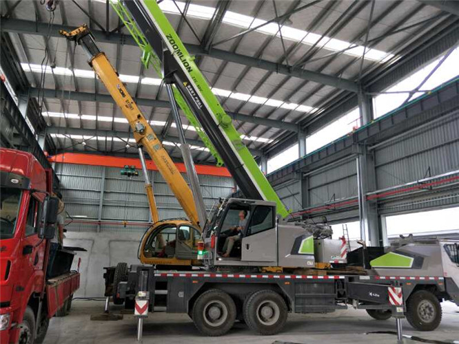 灯塔市高空车出租需要注意哪些安全事项？